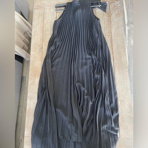 Pleated Midi Dress from SHEIN - Picture 3 of 4